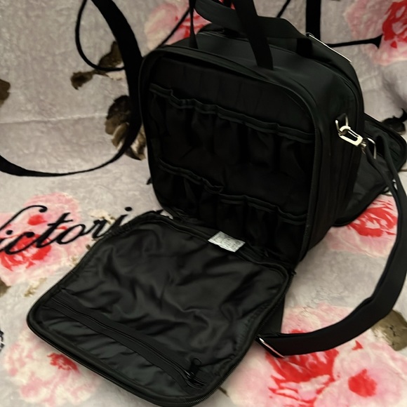 💖💖PRICE DROP💖💖NWT💜DoTERRA Essential Oil Bag by Aroma Ready💜NWT - HOLDS 36 - Picture 7 of 9